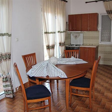 Eleni Houses Kómboi Dış mekan fotoğraf