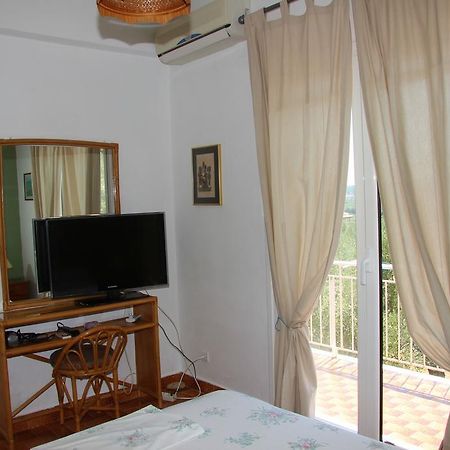Eleni Houses Kómboi Dış mekan fotoğraf