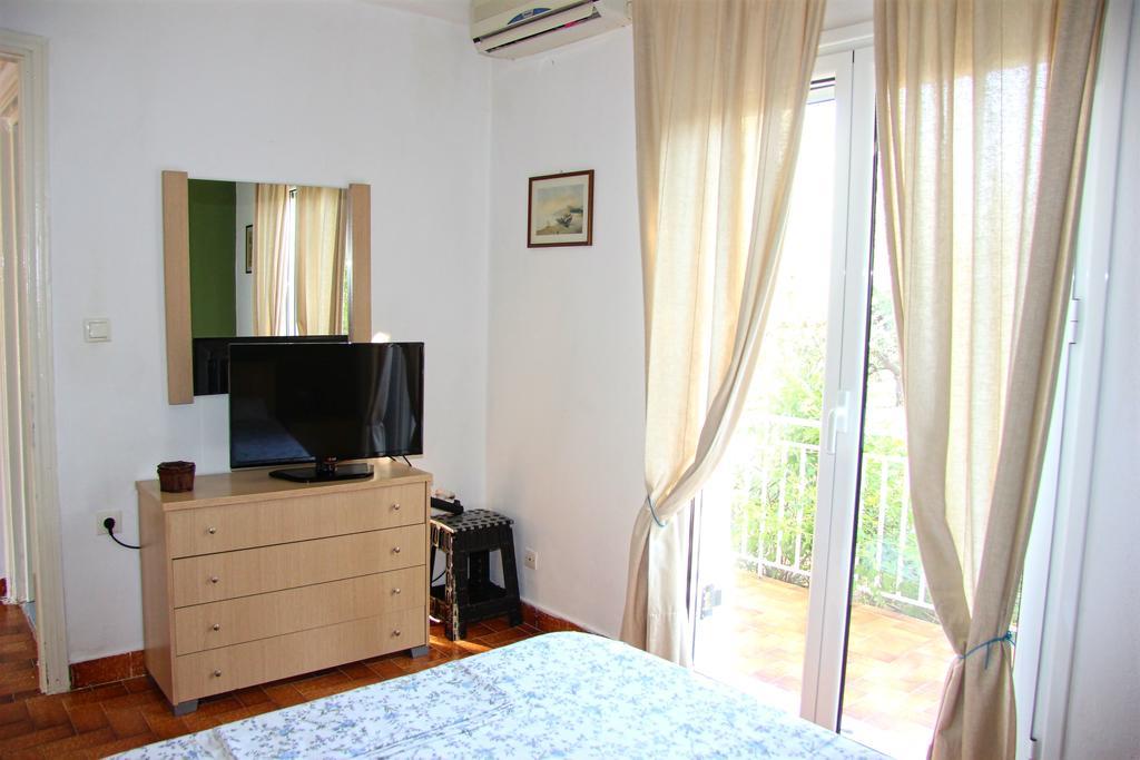 Eleni Houses Kómboi Dış mekan fotoğraf