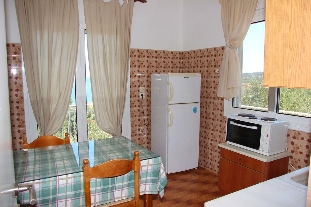 Eleni Houses Kómboi Dış mekan fotoğraf