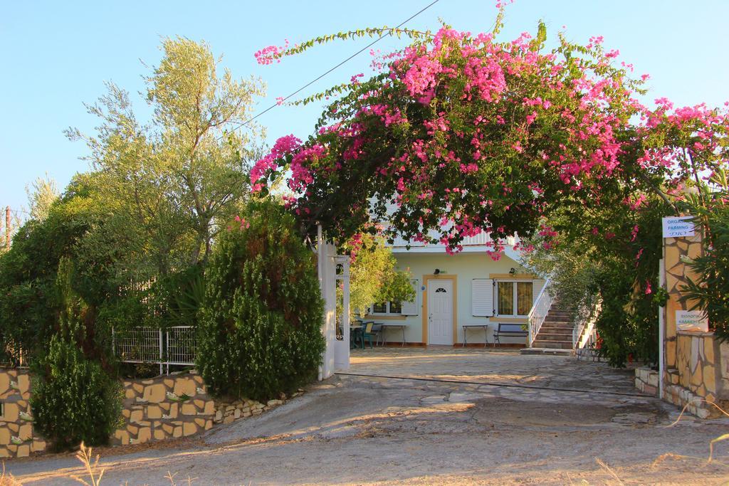 Eleni Houses Kómboi Dış mekan fotoğraf