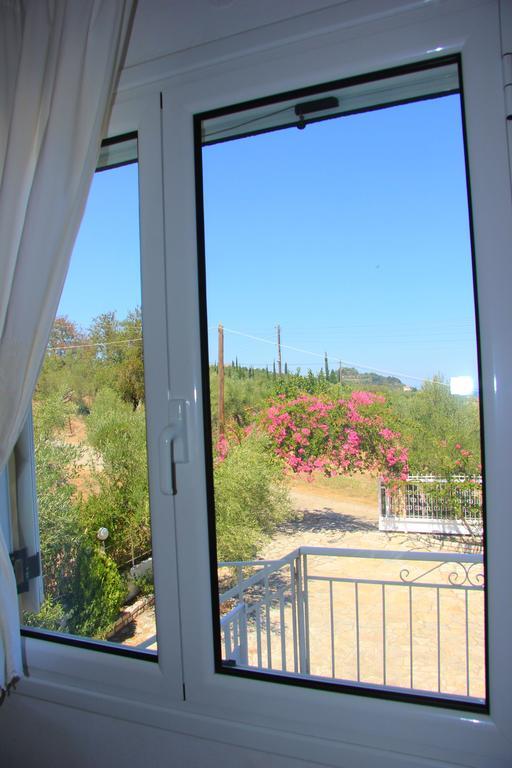 Eleni Houses Kómboi Dış mekan fotoğraf